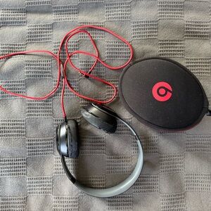 Beats Solo wired Black and Red Headphones with Case early edition